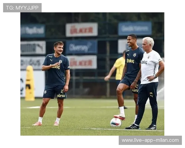 利物浦马蒂普出球与防守节奏训练：打造全能后卫的关键